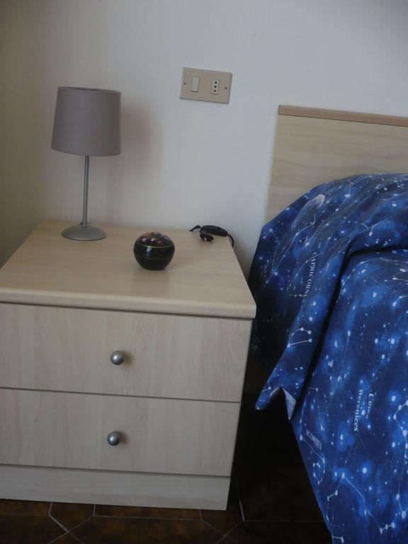 Appartamento Michela Brenzone sul Garda Ruang foto