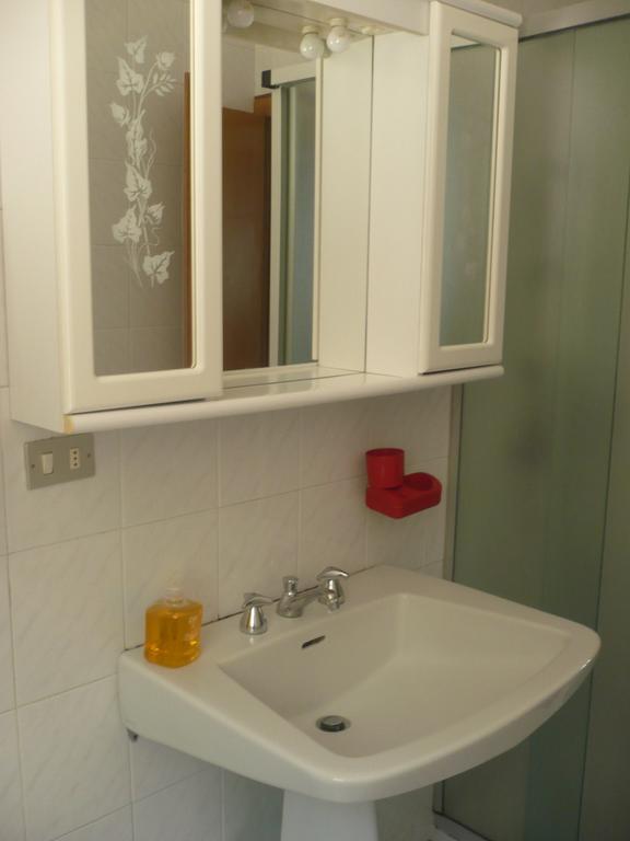 Appartamento Michela Brenzone sul Garda Ruang foto